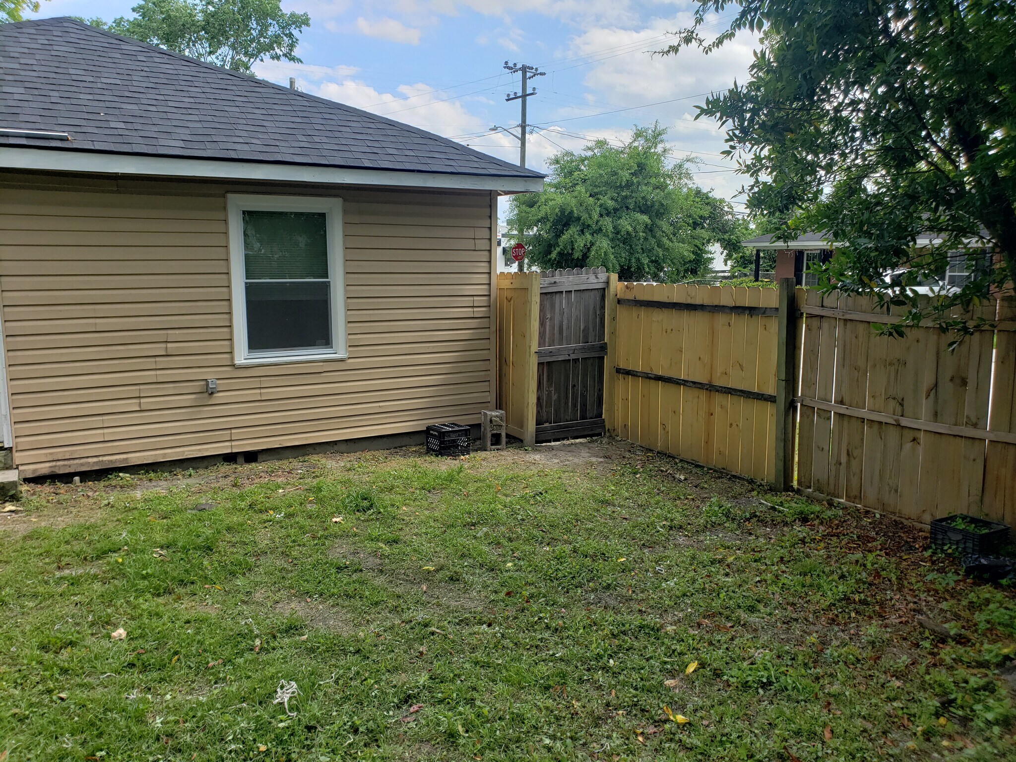 Back yard view facing gate - 43 Lissner Ave