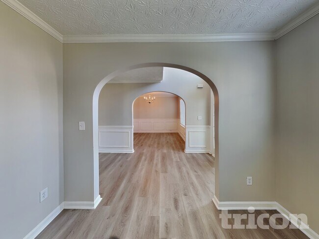 Building Photo - 1005 Ulster Ct