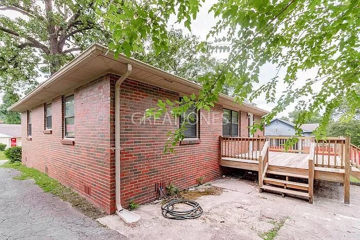 Building Photo - 855 78th St S