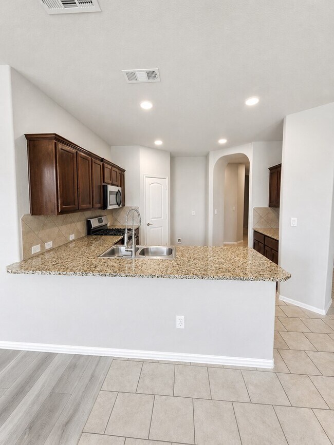 Building Photo - 7208 Brooks Ranch Rd