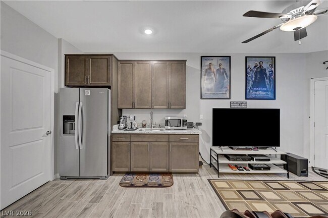 Building Photo - 6391 Montrose Park Ct