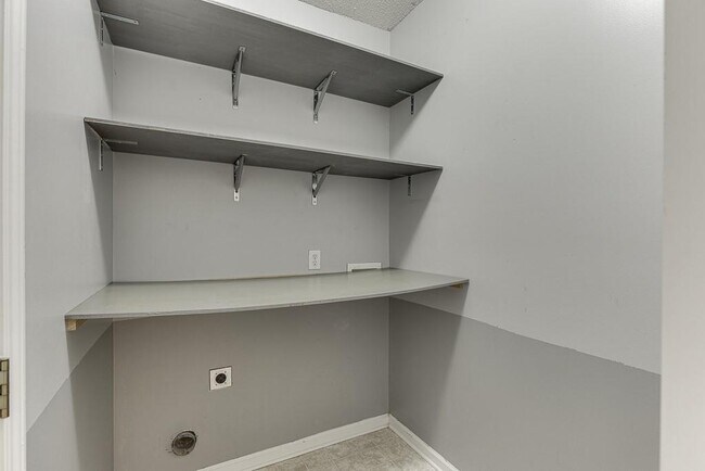 Building Photo - 2464 Laurelfield Dr