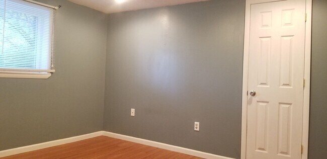 Building Photo - Now Leasing for May 2026!