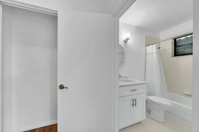 Building Photo - 4111 Coral Tree Cir