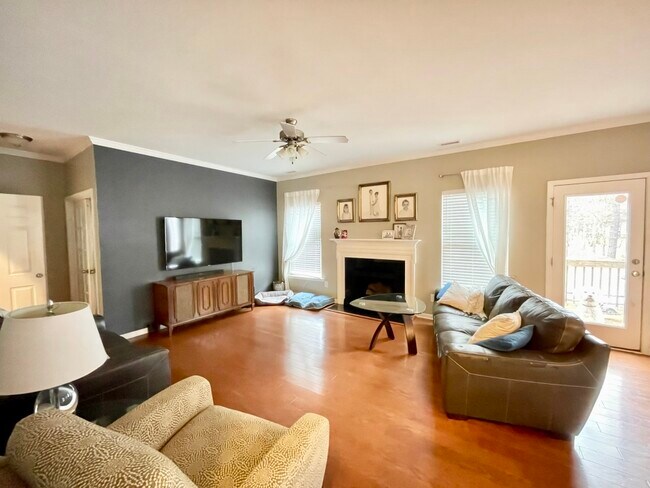 Building Photo - 2600 Taton Ct