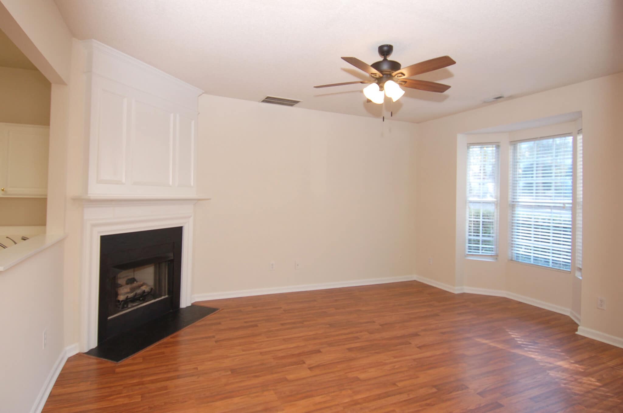 Building Photo - 221 Orchard Park Dr