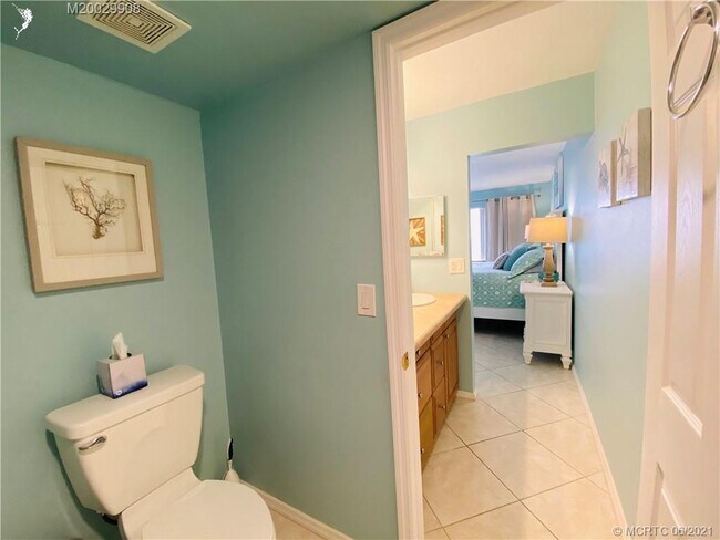 Building Photo - 9400 S Ocean Dr