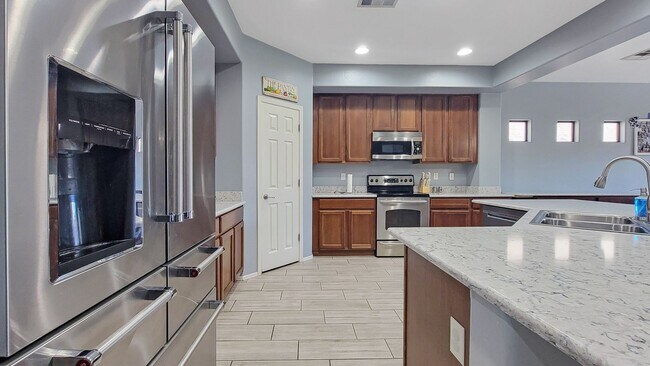 Building Photo - Gorgeous Home with Master Bedroom Downstairs!