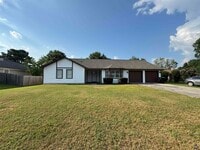 Building Photo - 111 Northeast Dr