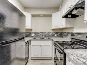 Building Photo - 1000 NW 88th St