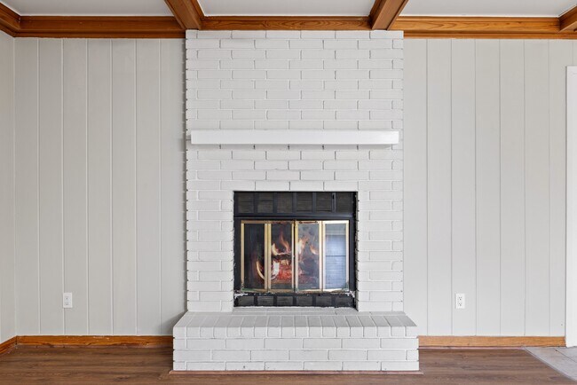 Building Photo - 1519 Everitt St