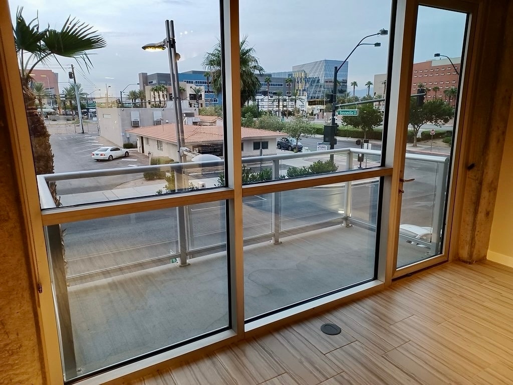 Building Photo - 353 E Bonneville Ave