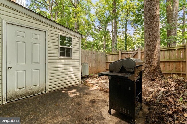 Building Photo - 6627 Burlington Pl