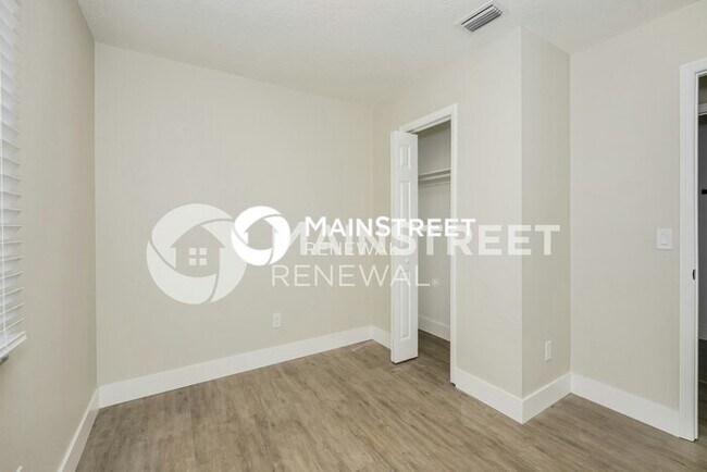 Building Photo - 3 Bedroom Pet-Friendly Home in EDGEWATER, FL with Main Street Renewal