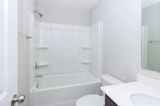 Building Photo - BEAUTIFUL 3BD/2.5BTH Townhome - MALLARD CREEK - AVAILABLE MAY/JUNE 2026