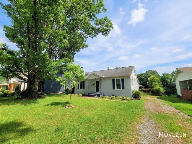 Building Photo - 3819 Plainview Rd