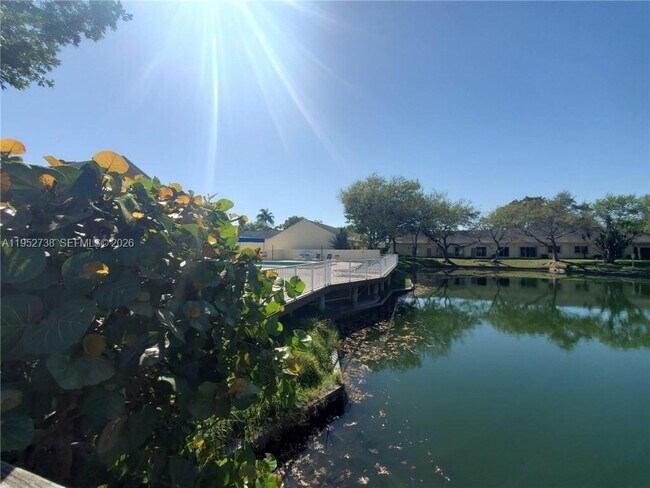 Building Photo - 5201 SW 31st Ave