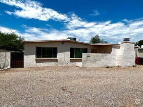 Building Photo - Remodeled bungalow in Central Tucson