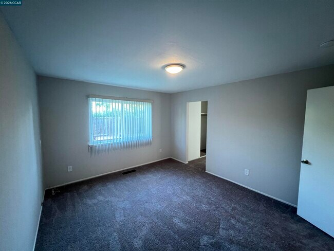 Building Photo - 1091 Alamo Ct