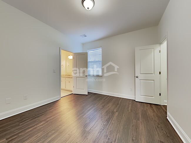 Building Photo - 132 Sago Ct