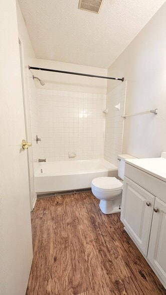 Building Photo - 503 E Graham Pl