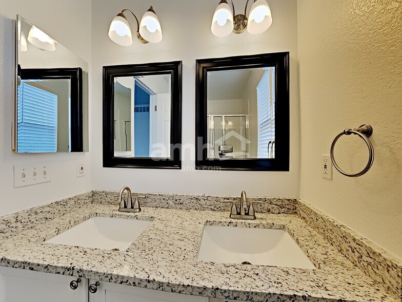 Building Photo - 15833 E 98th Pl