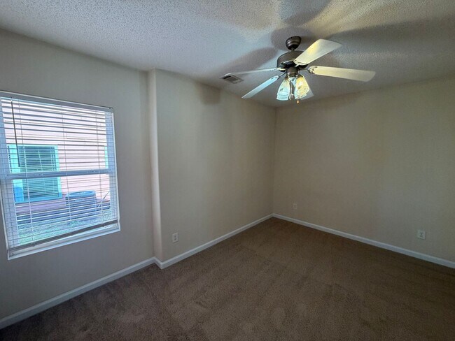 Building Photo - 249 Fern Ridge Ct