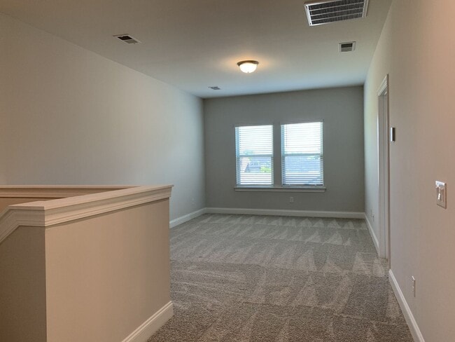 Building Photo - Coming Soon! Available 8/10/26 Stunning 4 bed, 2.5 bath residence in the highly sought-after Foxl...