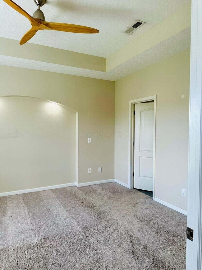 Building Photo - 3225 Rossmore Cir