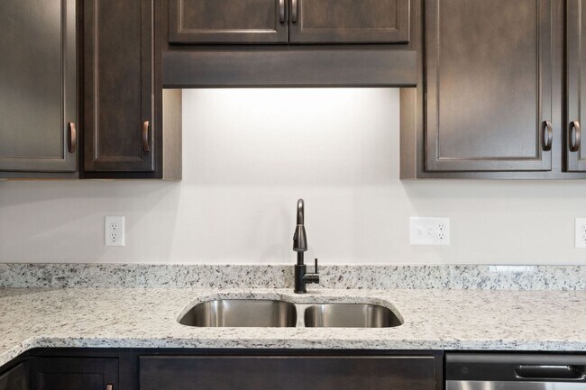 Building Photo - 338 Fallow Cir