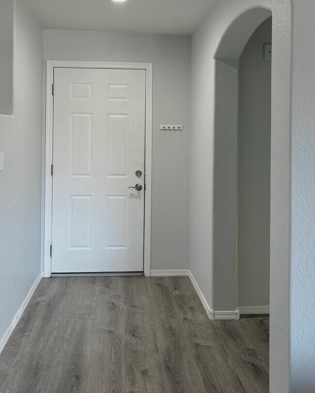 Building Photo - 10410 N Cave Creek Rd