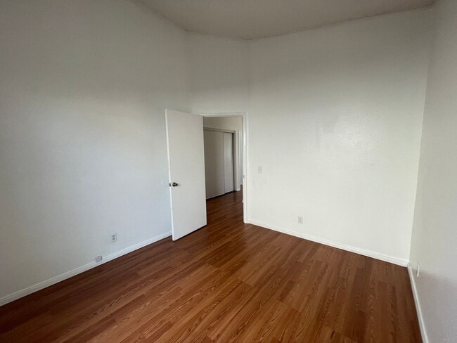 Building Photo - Charming Home in Hesperia- HOA Community- 3 Bedrooms, 2 Bathrooms, Community Park