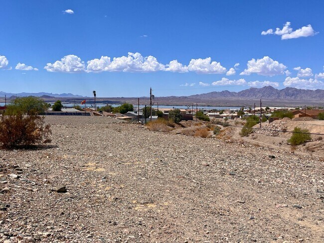 Building Photo - Lake views, lake views, lake views! Longte...
