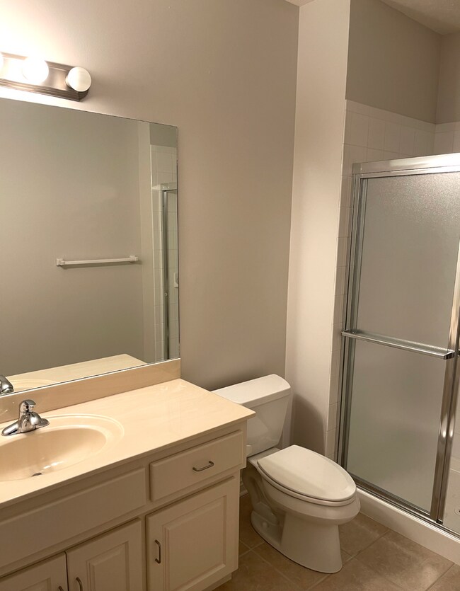 Building Photo - Comfort Meets Function in This 4-Bedroom H...