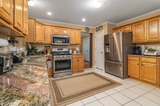 Building Photo - 4 Red Maple Ct