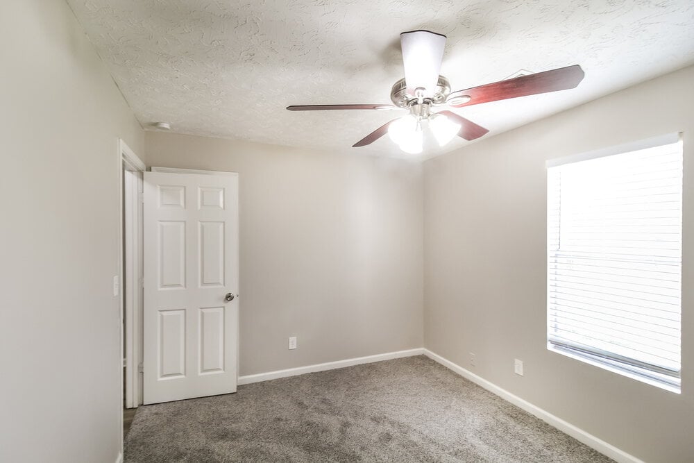 Building Photo - 6583 Carriage Ln