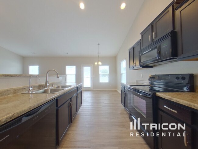 Building Photo - 1130 Blue Topaz Dr
