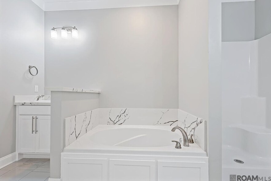 Building Photo - 15513 Fields Creek Ave