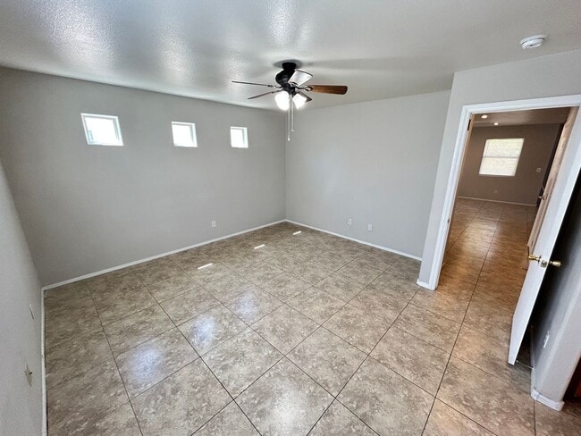 Building Photo - Charming 3 Bed/3Bath, 2-Story Home nestled...