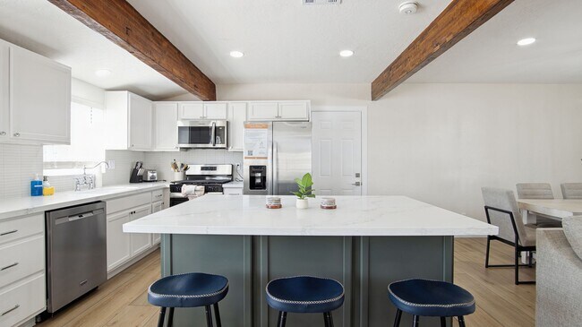 Building Photo - 2929 N 55th Pl