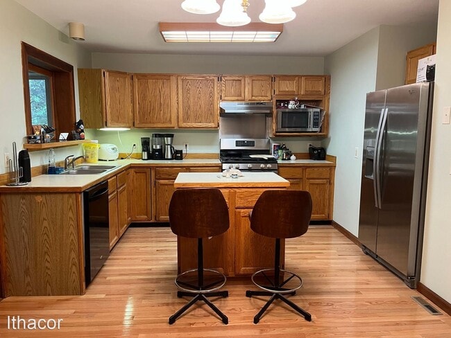 Building Photo - 3 br, 2.5 bath House - 169 Whitetail Dr