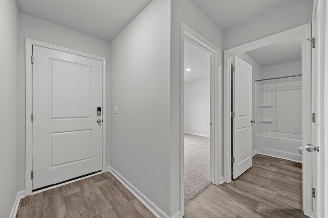 Building Photo - 2098 Course Ln