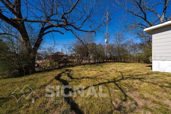 Building Photo - 2408 Fairfax Ave