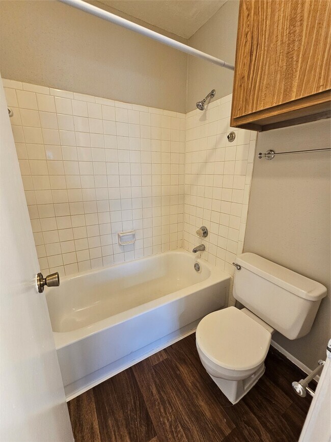 Building Photo - 18800 Egret Bay Blvd