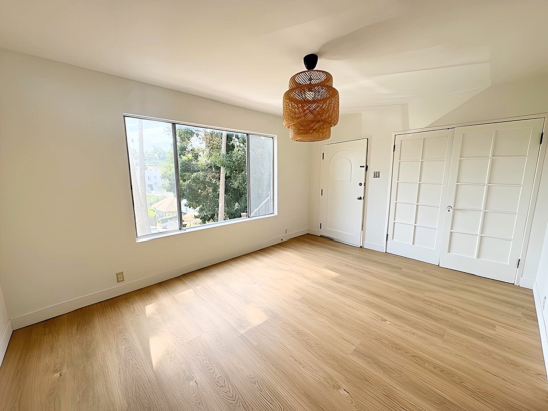 Building Photo - 849 N Vendome St