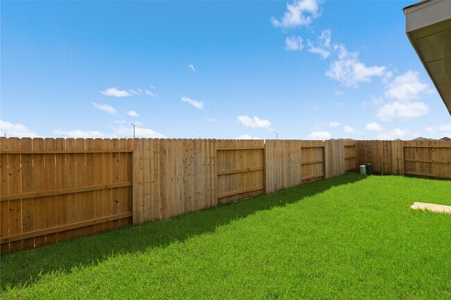 Building Photo - 16854 Great Highlands Dr