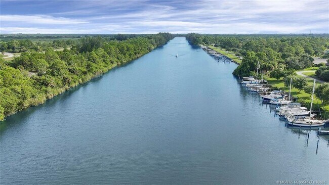 Building Photo - 2698 SW Versailles Terrace