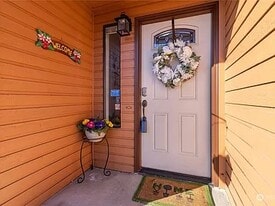 Building Photo - 690 NW Atalanta Way