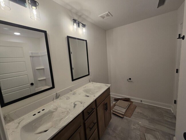 Building Photo - Ruby Floor Plan – 5BR/3BA New Construction...