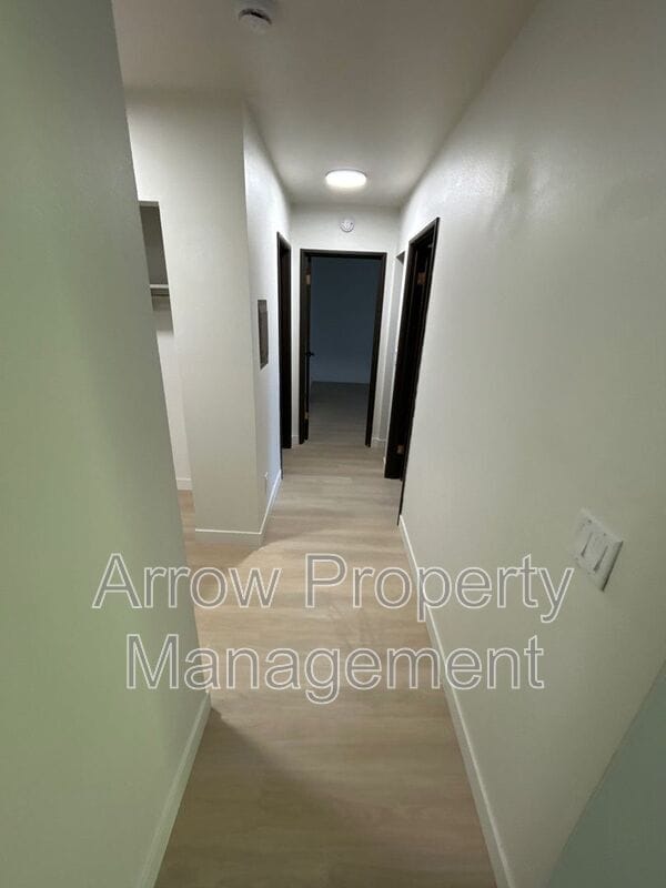 Building Photo - 215 E Arbor Ave